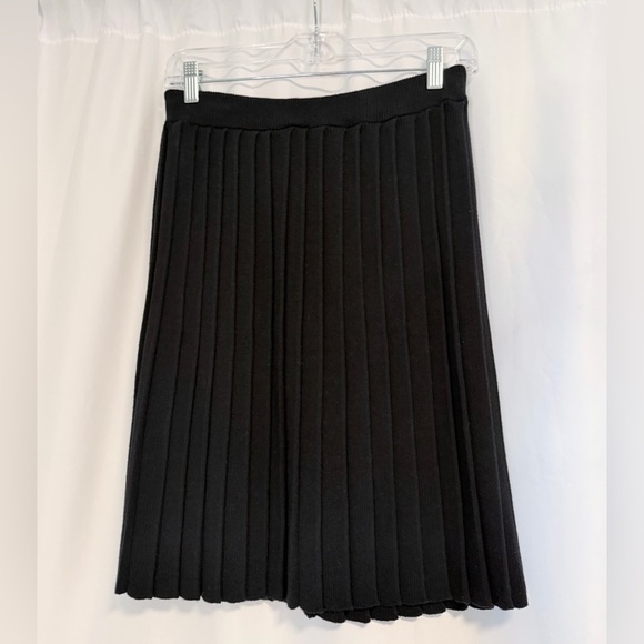 Delia McKain Dresses & Skirts - Delia McKain Black Pleated Sweater Skirt Size M
